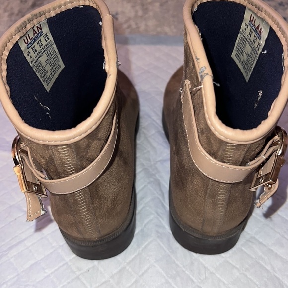 ULAN Riny Steps faux suede ankle boots round toe Sz 4 - Picture 3 of 10